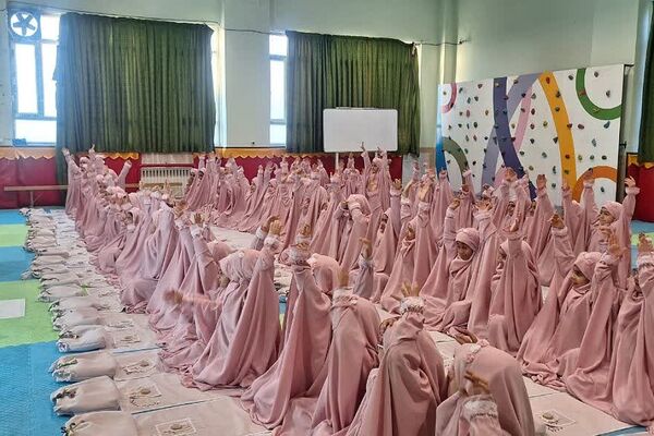 جشن تکلیف فرشتگان کلاس سومی دبستان قمصری شهرستان ورامین