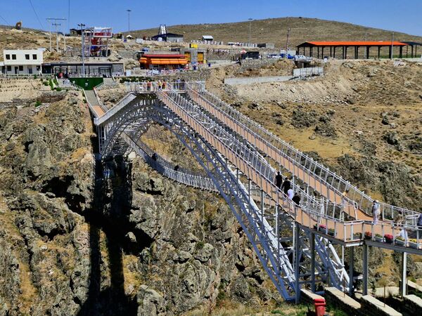 پل معلق سه‌طبقه ورگه‌سران؛ شکوه معماری بر فراز دره ورگه سران