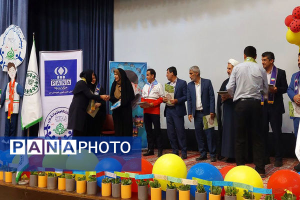 تجلیل از مربیان و دانش‌آموزان برتر شهرستان جم