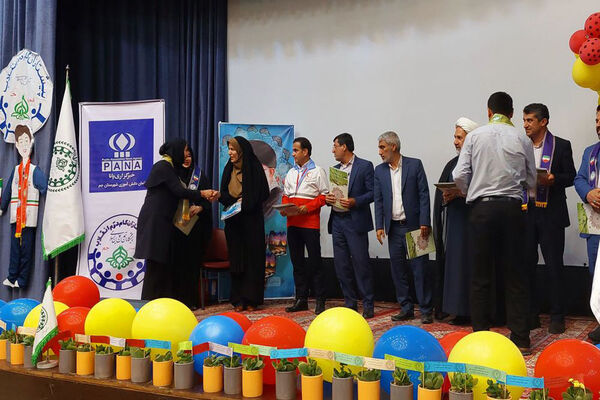 تجلیل از مربیان و دانش‌آموزان برتر شهرستان جم