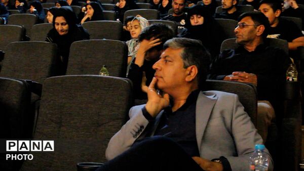  آیین رونمایی از مستند سایه برادرم با حضور وزیر آموزش و پرورش در مشهد