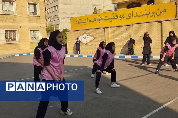 به‌مناسبت هفته بهداشت روان در دبیرستان فرشتگان ناحیه ۴شیراز 