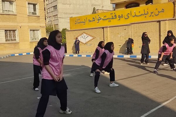 به‌مناسبت هفته بهداشت روان در دبیرستان فرشتگان ناحیه ۴شیراز 