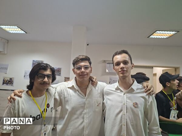 نمایشگاه ققنوس دانایی در دبیرستان علامه حلی ۵ برگزار شد