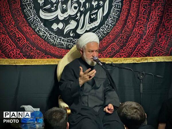 اسدآباد در سوگ شب عاشورا سیاهپوش شد
