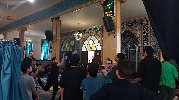  تفریح و مطالعه در دل اعتکاف