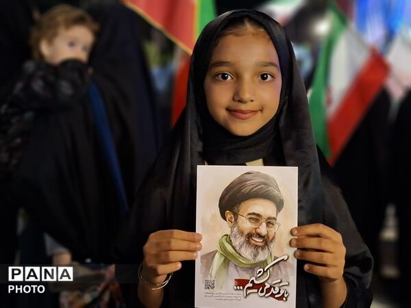 پویش با تو بزرگ شدیم و با تو قد می‌کشیم در رشتخوار