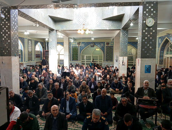نماز جمعه‌ای که در آن شعار «مرگ بر آمریکا» طنین‌انداز شد
