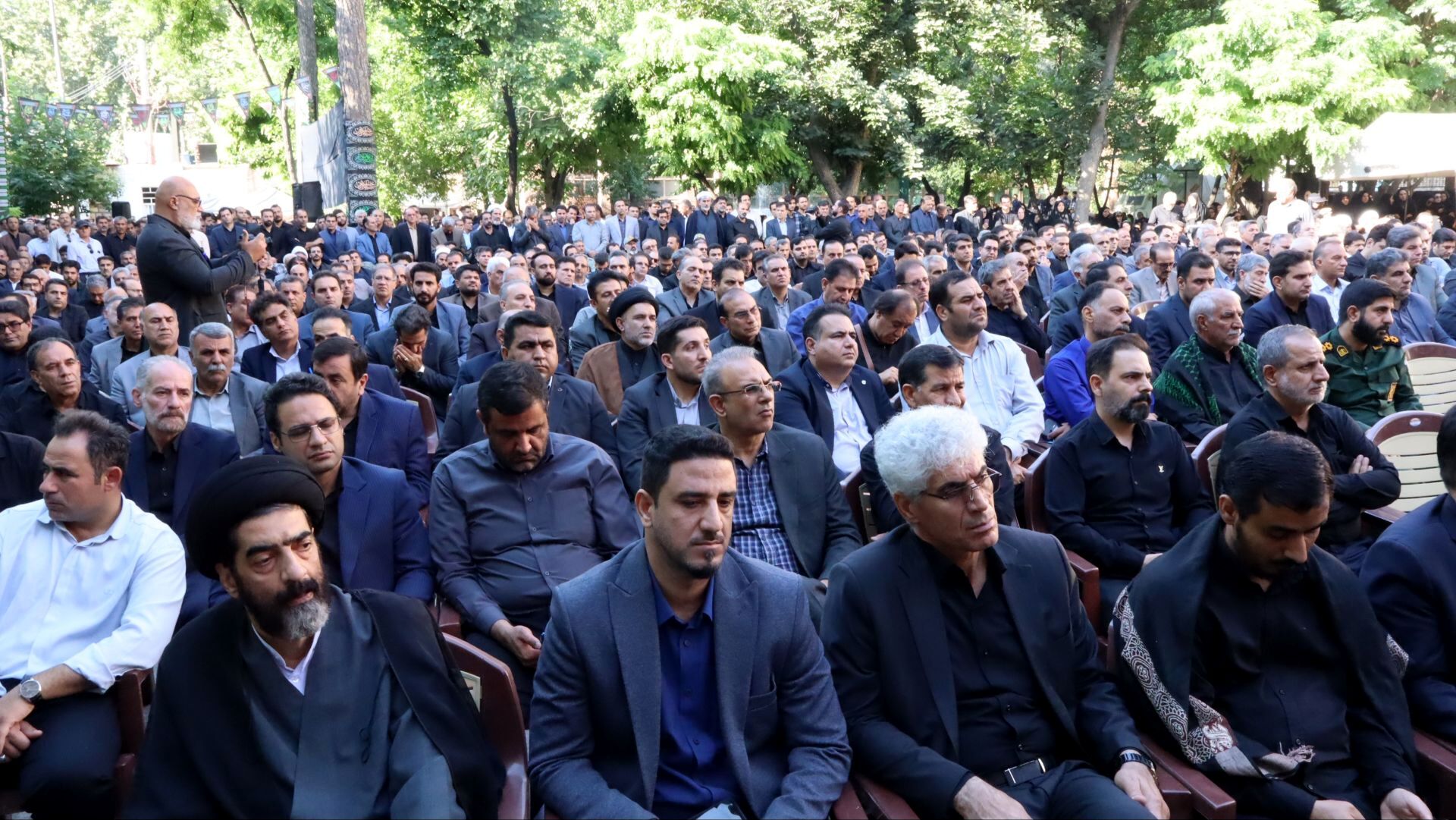 وداعِ اشک‌آلودِ هزاران فرهنگی با رهبرِ شهیدِ آسمانی