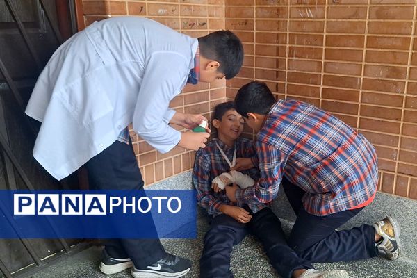 مانور زلزله در دبستان معارف 6 ناحیه 3