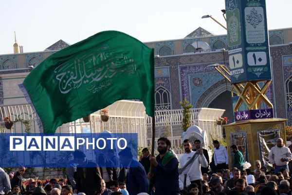 حرم مطهر رضوی، غرق در نوای مهمانان خدا