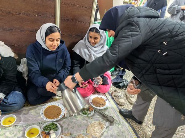 مراسم افطاری در دبیرستان شاهد شهید حمامی