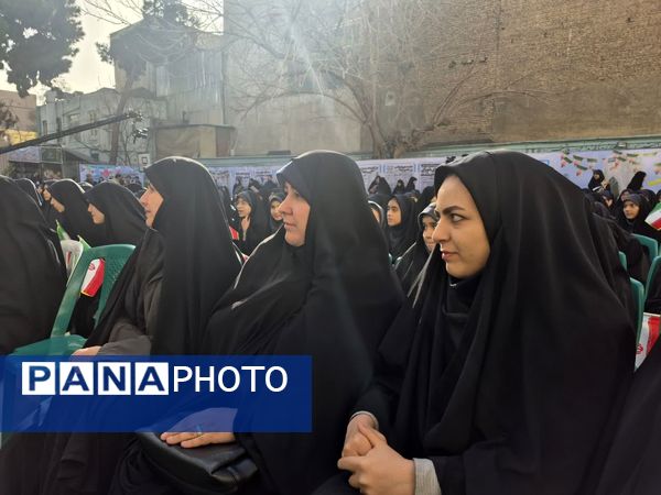 صدای انقلاب طنین انداز شد