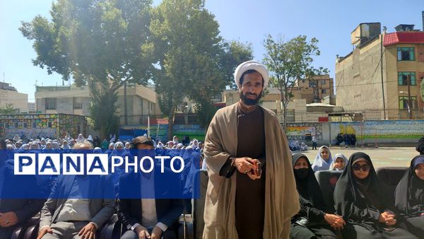 آیین نواختن زنگ مهر، ایثار و شهادت در دبستان شاهد حاج تقی آقا بزرگ ناحیه یک مشهد 