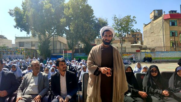 آیین نواختن زنگ مهر، ایثار و شهادت در دبستان شاهد حاج تقی آقا بزرگ ناحیه یک مشهد 