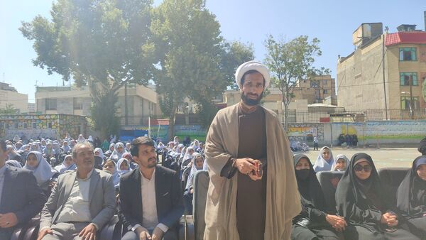 آیین نواختن زنگ مهر، ایثار و شهادت در دبستان شاهد حاج تقی آقا بزرگ ناحیه یک مشهد 