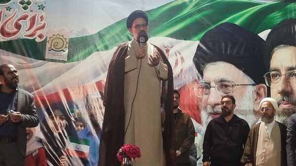فیروزآباد وفادار به رهبر شهید