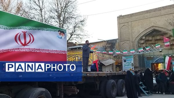 جشن میلاد حضرت مهدی ( عج) و اعیاد شعبانیه در خیابان امام خمینی نیشابور 