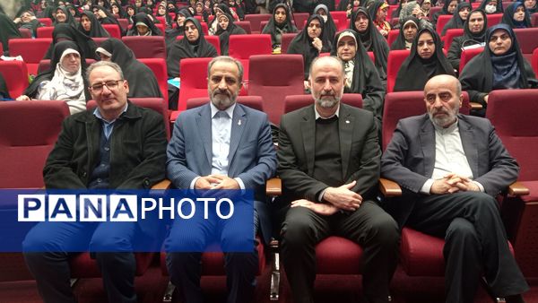 همایش زیست عفیفانه با موضوع عفت و حجاب در تالار ایوان‌ری