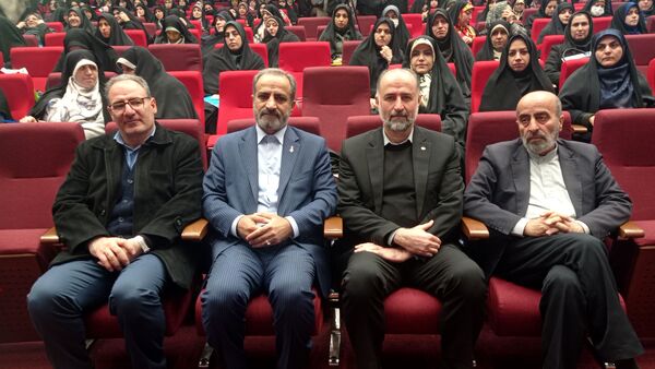 همایش زیست عفیفانه با موضوع عفت و حجاب در تالار ایوان‌ری