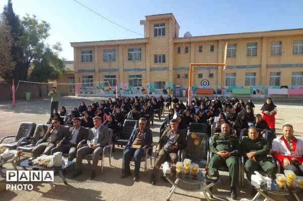 نواخته شدن زنگ هفته پدافند غیرعامل در مدرسه بشری لردگان