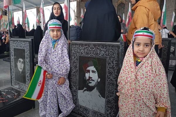 اقتدار کودکان نی‌ریزی در حماسه 22 بهمن