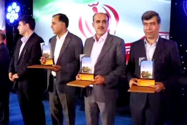 مهندس کیوان رحمانی به پاس کسب رتبه برتر در ارزیابی عملکرد شهرداری‌های استان، به عنوان شهردار منتخب معرفی شد