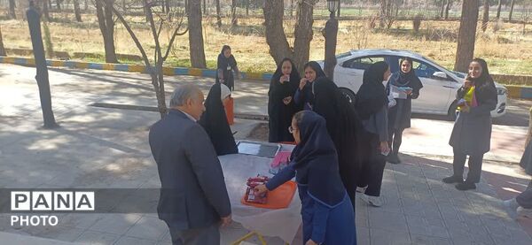 ایران فردا را دانش‌آموزان می‌سازند