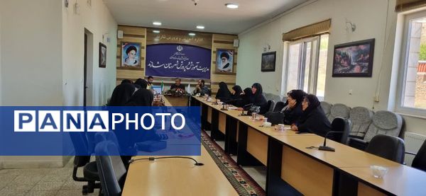 جلسه هم‌اندیشی آموزش و پرورش و مبلغین طرح امین شهرستان شازند در راستای کاهش آسیب‌های اجتماعی 