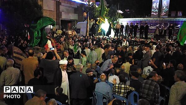 اجتماعات شبانه مردم همزمان با سالروز ورود امام رضا (ع) به نیشابور 