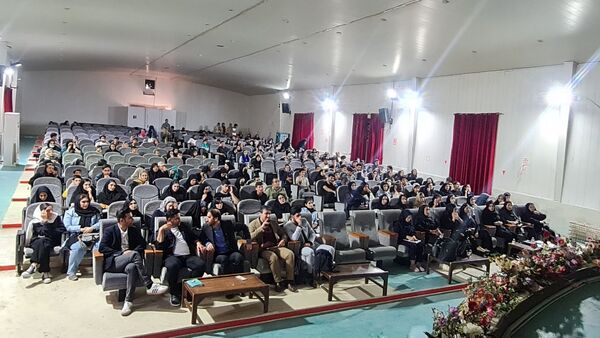 همایش بزرگ تحصیلی در سینما انقلاب یاسوج