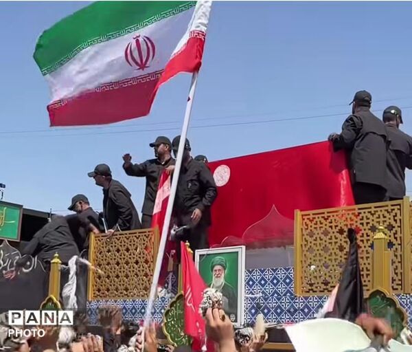 آغوش گرم مردم عراق برای رهبر شهید