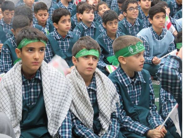 بزرگداشت حماسه ۹ دی در مدرسه نور ایمان منطقه پردیس 
