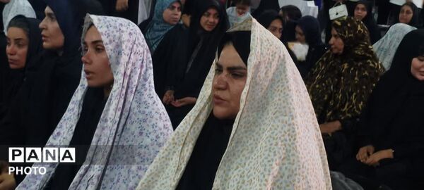 حرکت کاروان عزاداران گچساران به سمت حرم بی‌بی‌حکیمه(س) در سوگ پیامبر(ص) و امام حسن(ع)