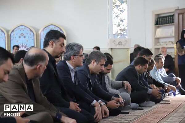هم‌نوایی جامعه فرهنگیان تهران در سوگ رهبر شهید