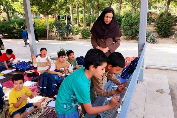 در کلاس عشق، زنگ مقاومت به صدا درآمد