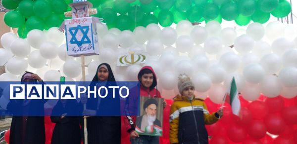 همگام با هم؛ مردم و دانش‌آموزان، شکوه جاودانه ۲۲ بهمن را فریاد می‌زنند