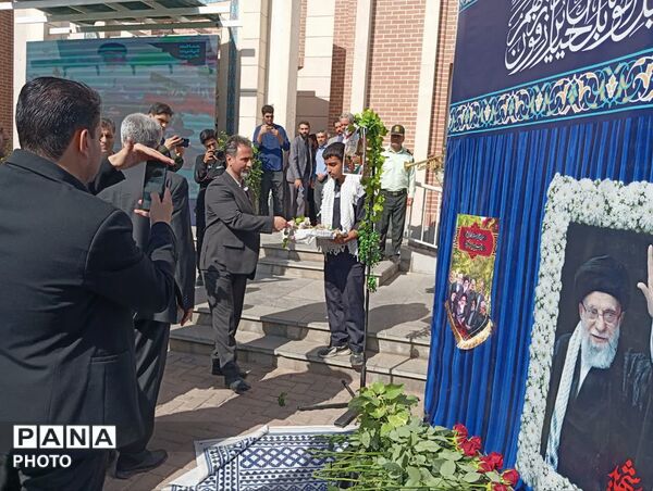 زنگ مهر، ایثار، شهادت و نماز  در هنرستان دارالفنون