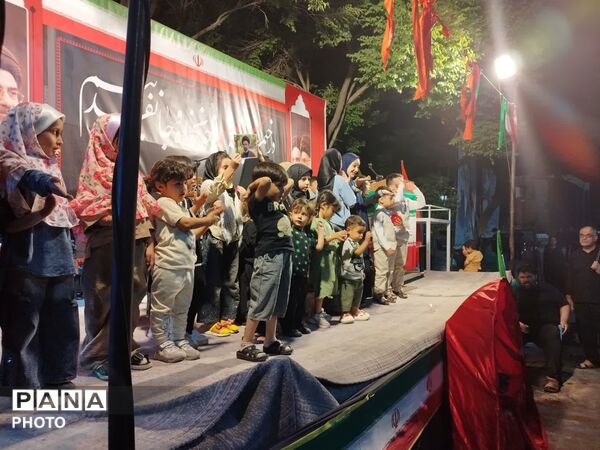 حضور پرشور نوجوانان ابرکوهی در تجمعات شبانه