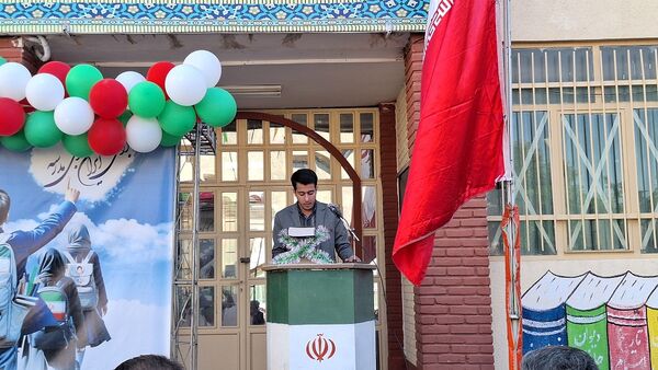 آیین متمرکز استانی نواختن زنگ مهر در مدارس استان البرز