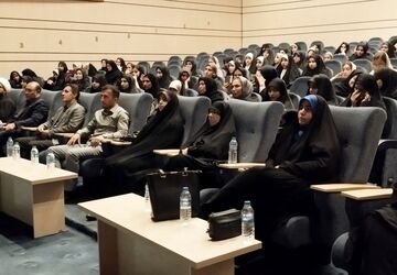 آیین تجلیل از برگزیدگان نمایشگاه مدرسه انقلاب در شهرستان خرم‌ آباد
