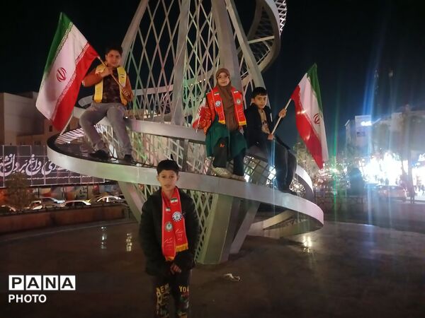 اجتماع باشکوهی فرهنگیان استان البرز در چهلم شهادت رهبر و دانش‌آموزان میناب