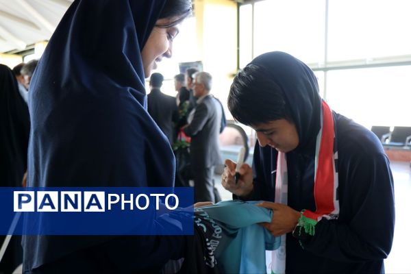 مراسم استقبال از تیم ملی فوتبال بانوان ایران در مشهد 