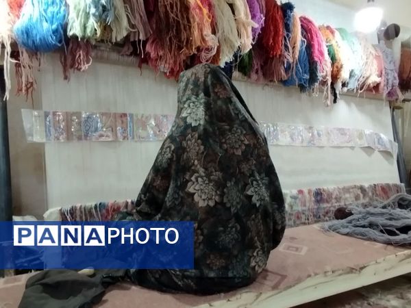 هنر قالی بافی ،پیشه‌ سنتی‌ بانوان‌ مهدی آباد خلیل آباد 