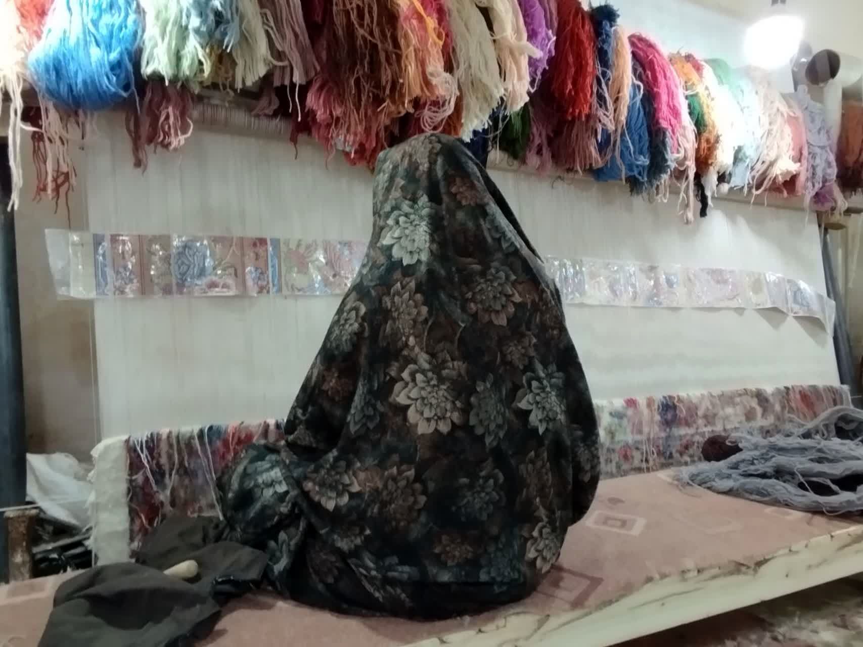 هنر قالی بافی ،پیشه‌ سنتی‌ بانوان‌ مهدی آباد خلیل آباد 