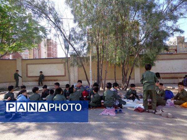 دورهمی «صبحانه سالم»  در دبستان شهدای غزه قم