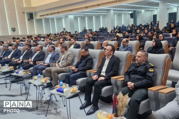 درخشش ستارگان ورامین در آیین تجلیل از نخبگان آموزشی