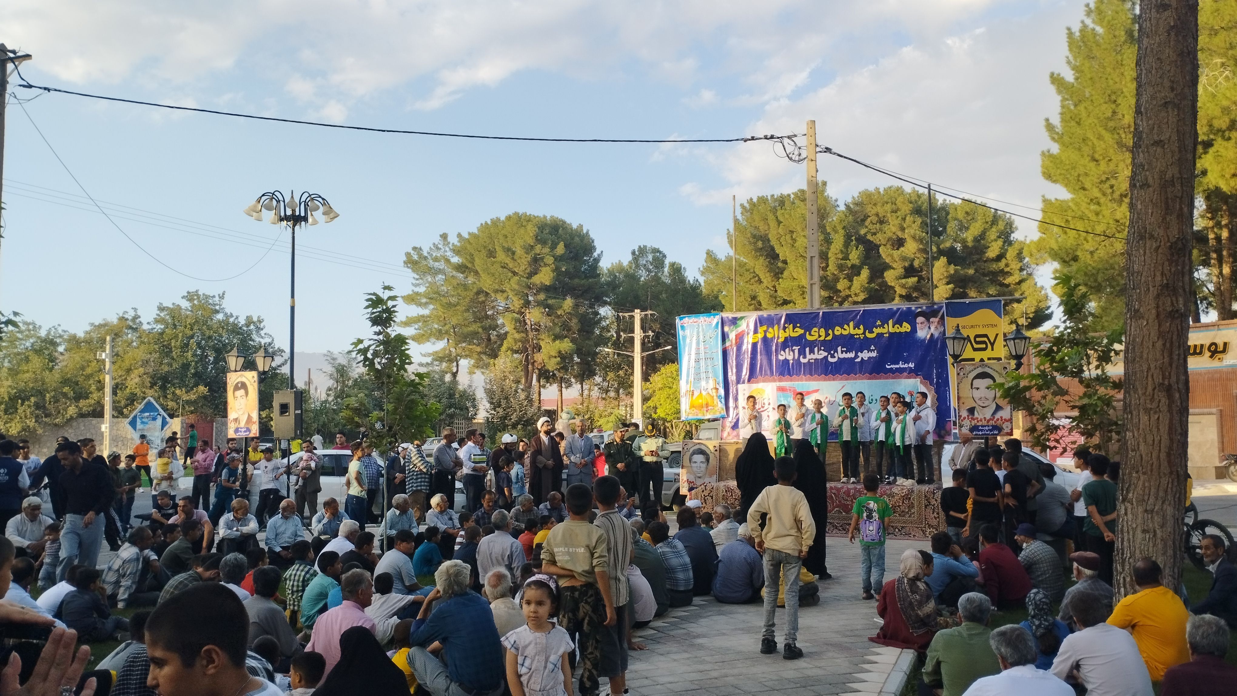 همایش بزرگ پیاده‌روی خانوادگی به‌مناسبت هفته دفاع مقدس در خلیل آباد 