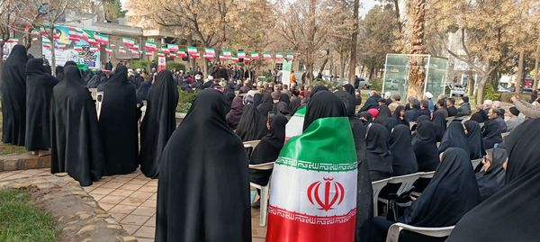 اجتماع مردم بصیر و انقلابی نیشابور در آغاز دهه فجر