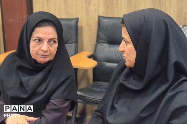 هفته بهداشت روان در بهارستان‌دو؛ از هم‌اندیشی مشاوران تا آموزش پیشگیری از خودکشی